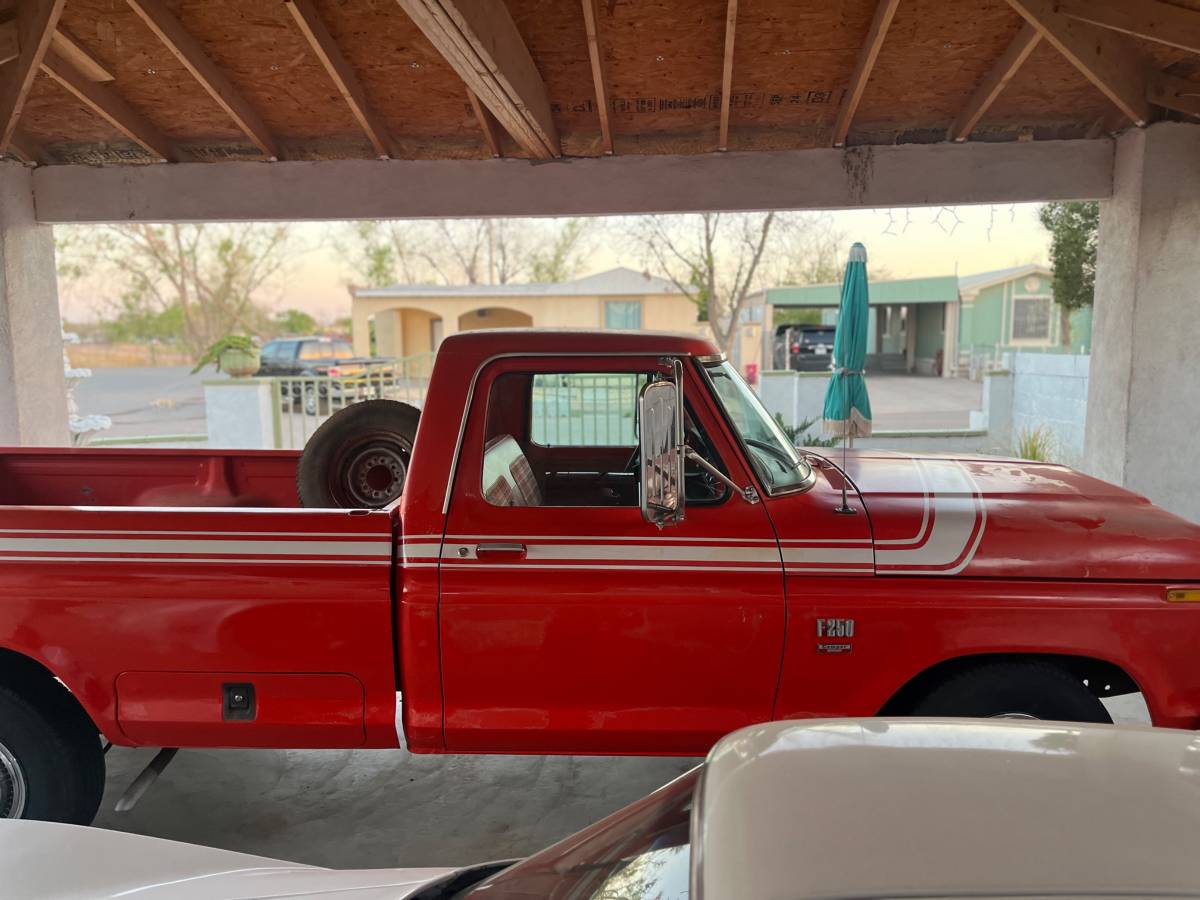 Ford-F250-camper-special.custom-1975-orange-1