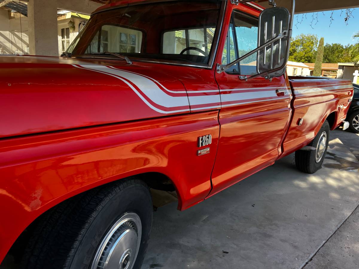 Ford-F250-camper-special.custom-1975-orange-13