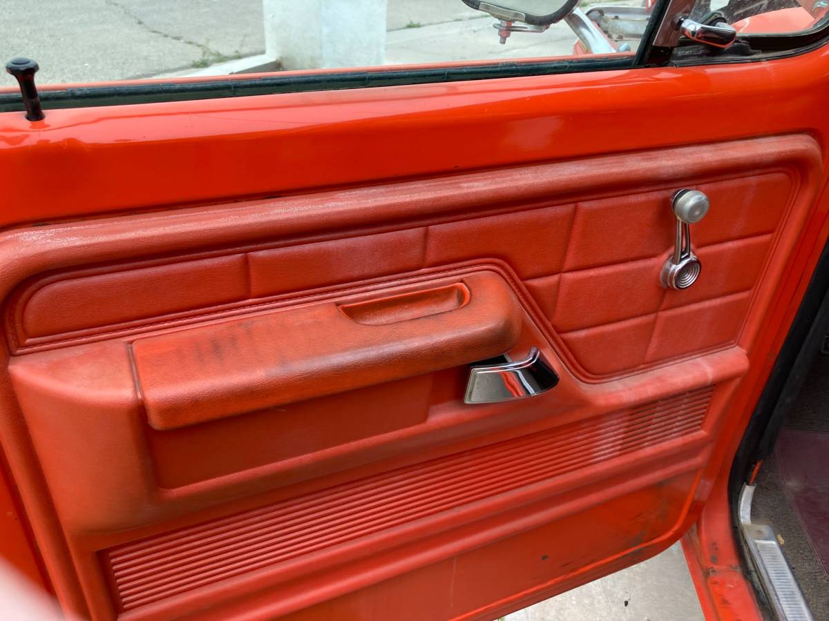 Ford-F250-camper-special.custom-1975-orange-8