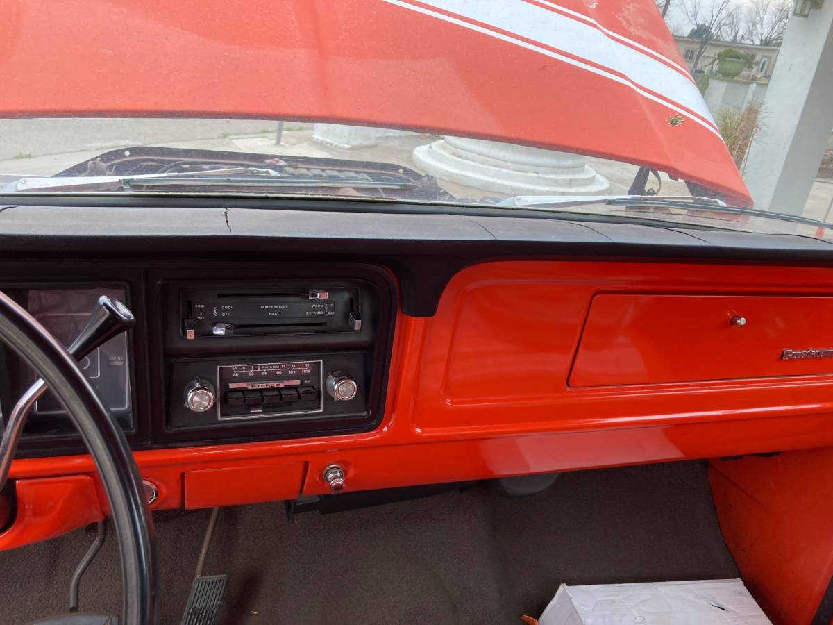 Ford-F250-camper-special.custom-1975-orange-9