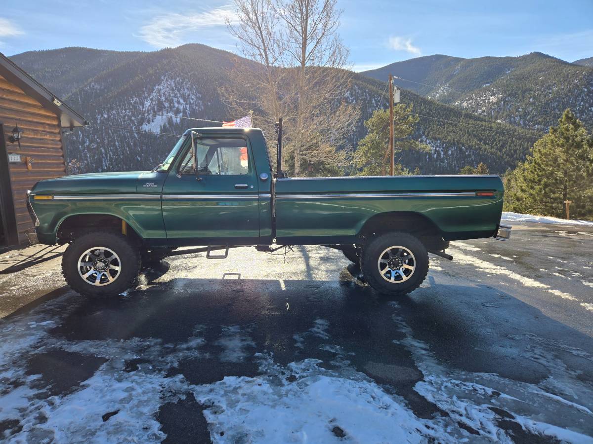 Ford-F250-high-boy-1977-green-6