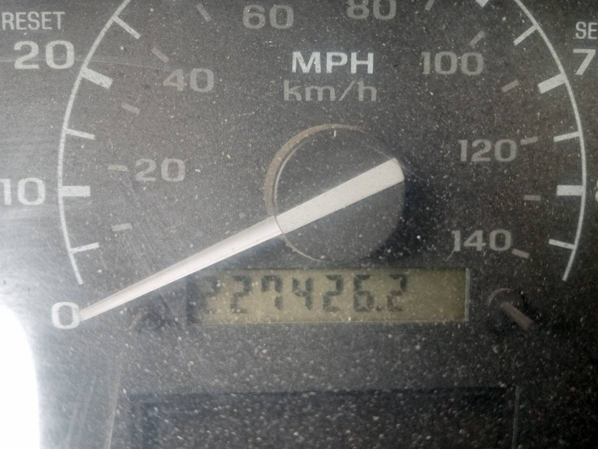 Ford-F250-xlt-4x4-diesel-1993-white-3