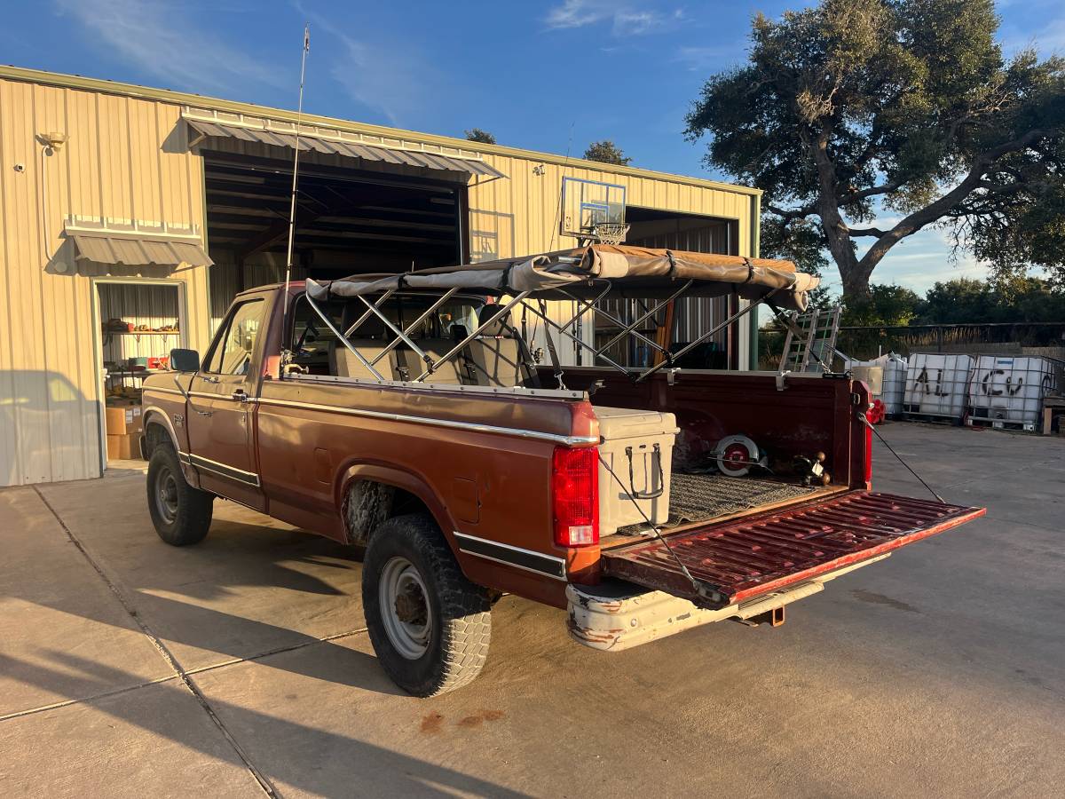 Ford-F250-xlt-diesel-1984-brown-2