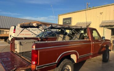 Ford-F250-xlt-diesel-1984-brown-3