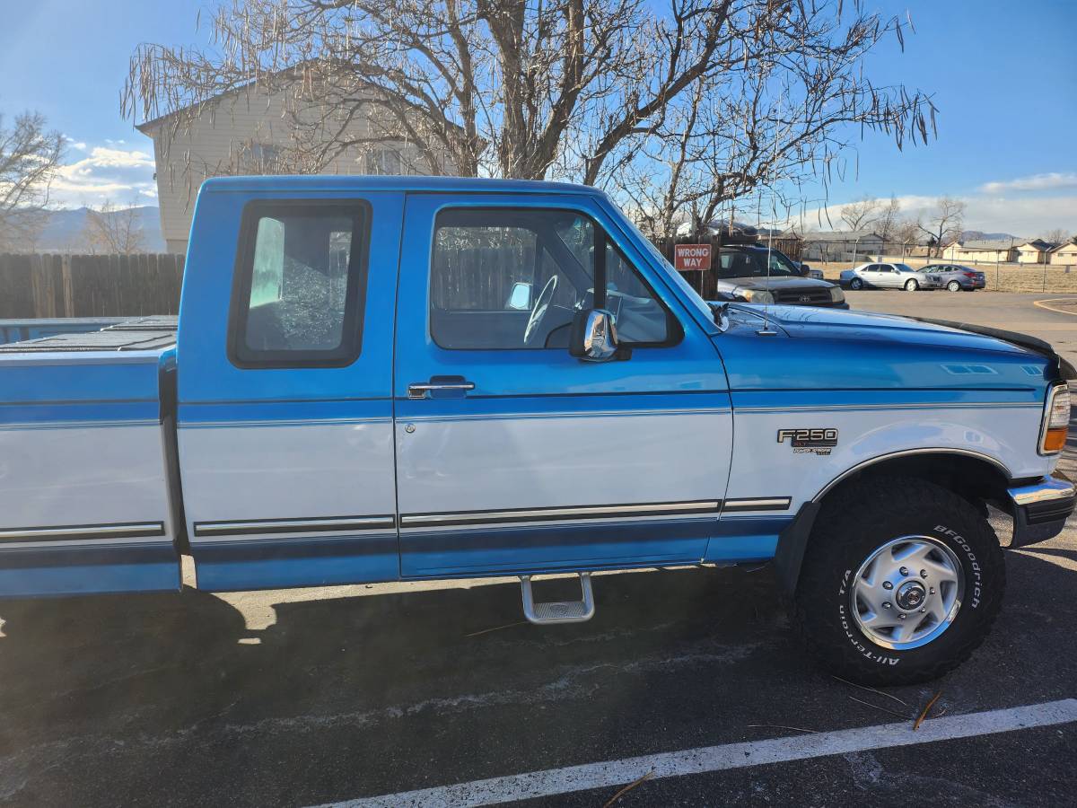 Ford-F250-xlt-diesel-1995-blue-3