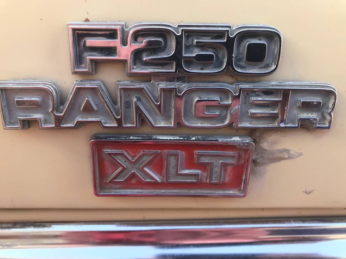 Ford-F250-xlt-ranger-1979-custom-7