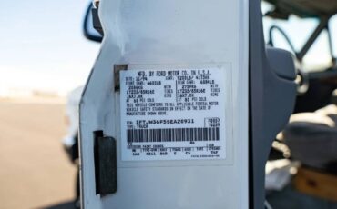 Ford-F350-4x4-diesel-1995-white-1
