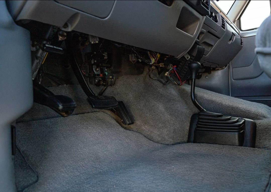 Ford-F350-4x4-diesel-1995-white-17