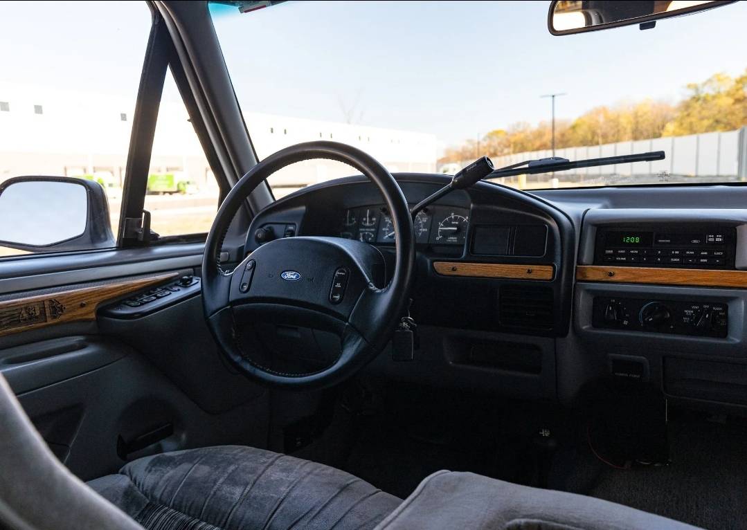 Ford-F350-4x4-diesel-1995-white-18