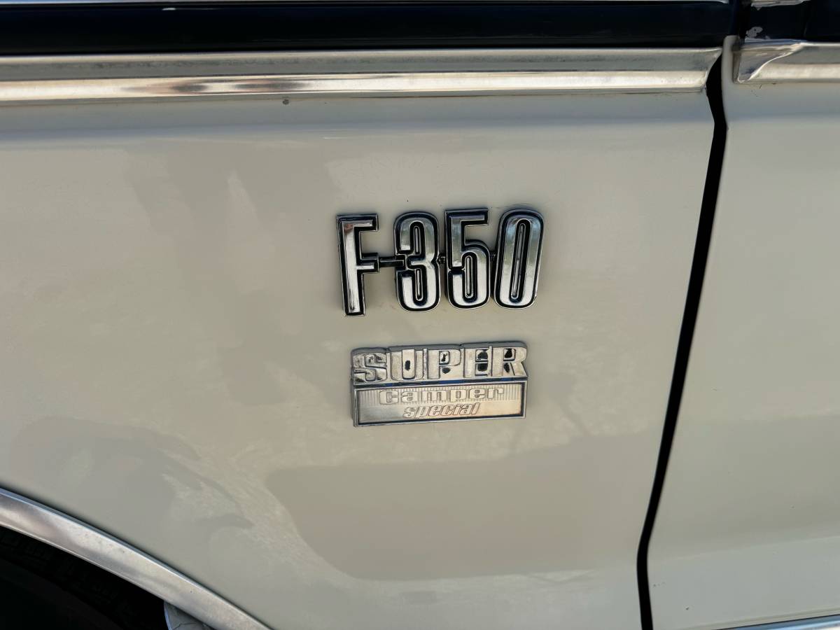 Ford-F350-super-camper-special-1975-blue-11