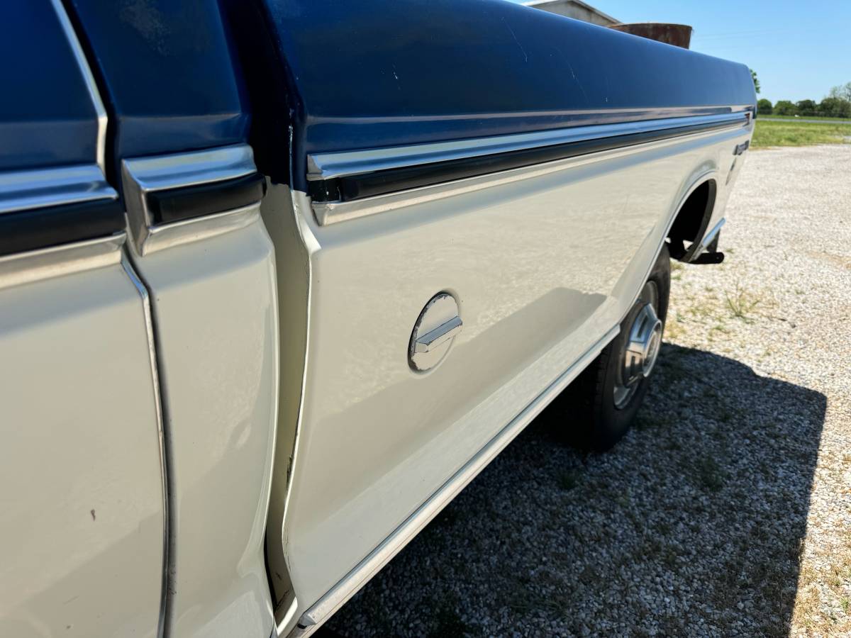 Ford-F350-super-camper-special-1975-blue-9