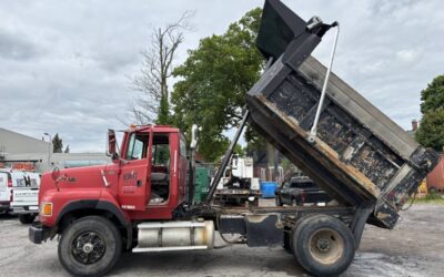 Ford F450 dump truck diesel  1992 red