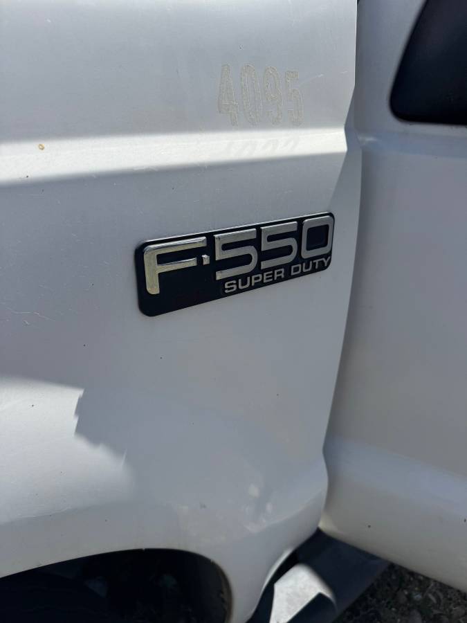 Ford-F550-dump-bed-truck-1991-white-3