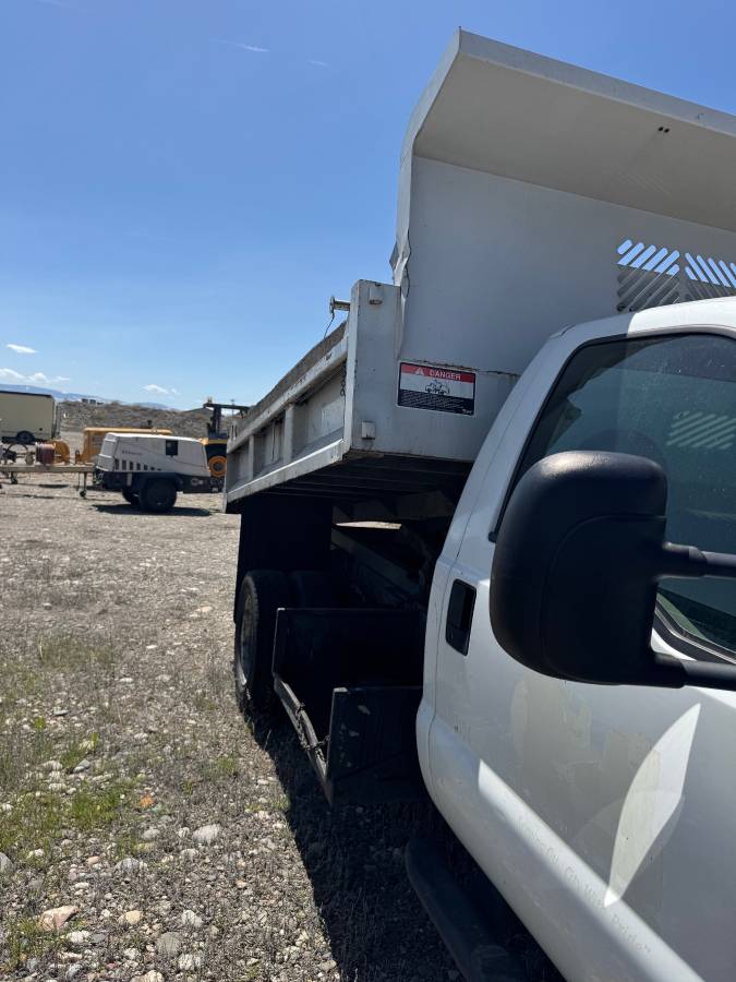 Ford-F550-dump-bed-truck-1991-white-8
