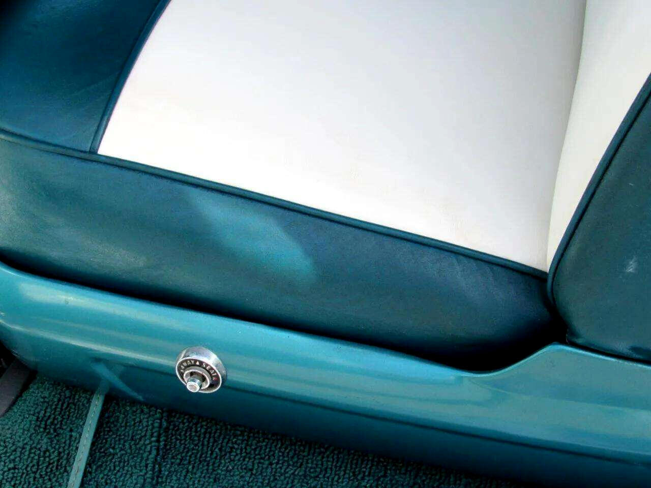 Ford-Fairlane-1955-Classic-Car-11