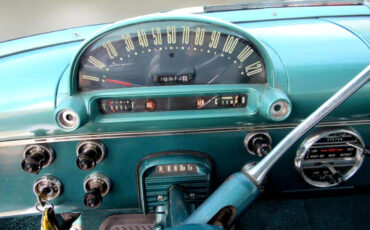 Ford-Fairlane-1955-Classic-Car-14