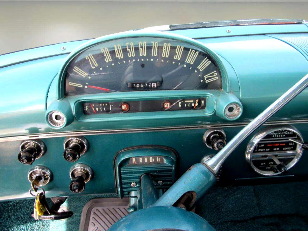 Ford-Fairlane-1955-Classic-Car-14