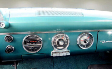 Ford-Fairlane-1955-Classic-Car-15