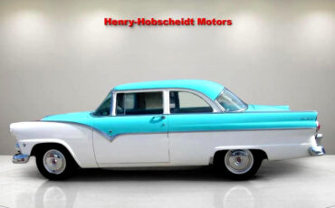 Ford-Fairlane-1955-Classic-Car-2