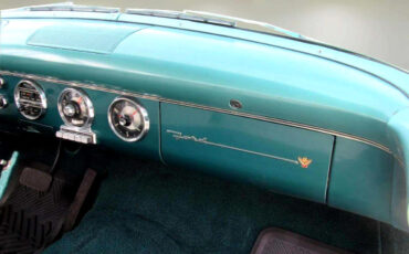 Ford-Fairlane-1955-Classic-Car-21