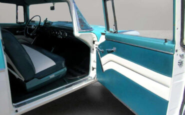 Ford-Fairlane-1955-Classic-Car-32
