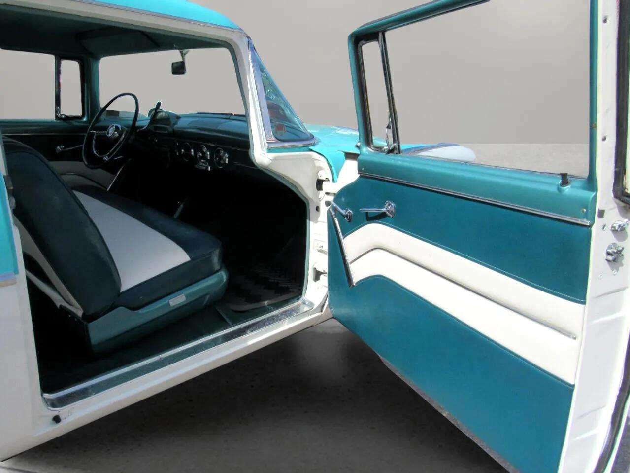 Ford-Fairlane-1955-Classic-Car-32