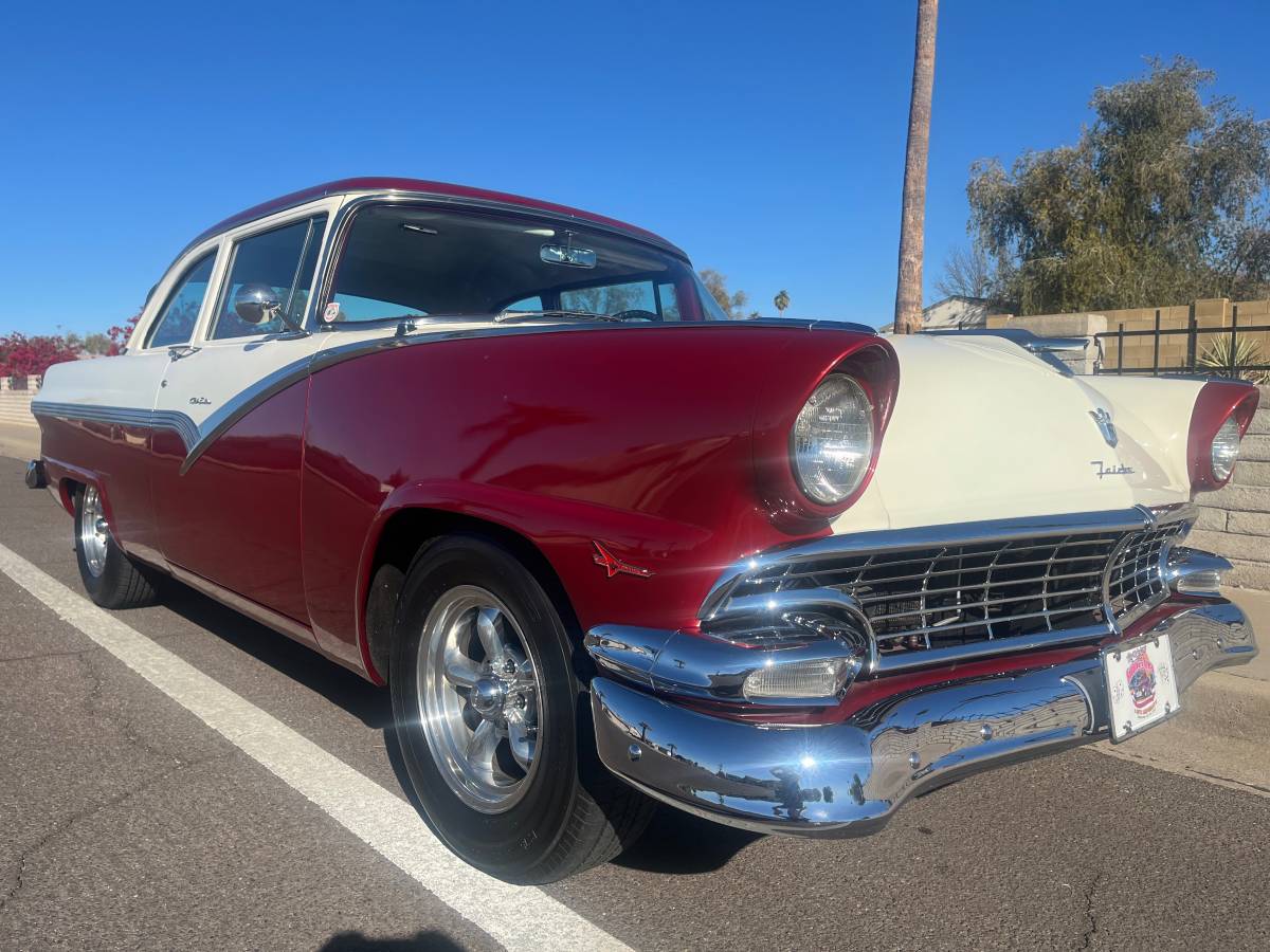 Ford-Fairlane-1956-3