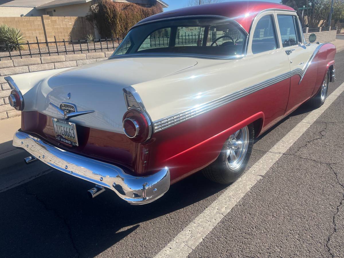 Ford-Fairlane-1956-4