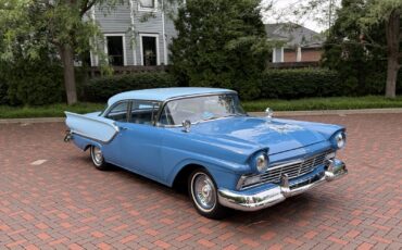 Ford-Fairlane-1957-11