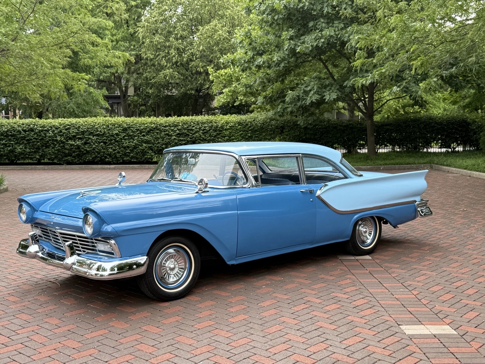 Ford-Fairlane-1957-13