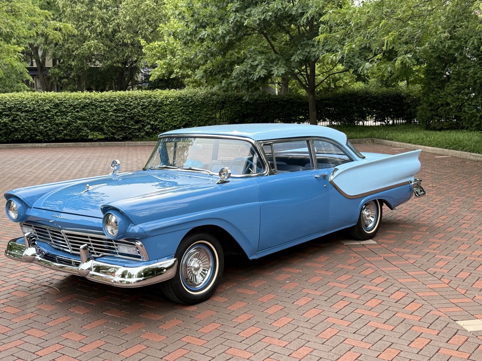 Ford-Fairlane-1957-16