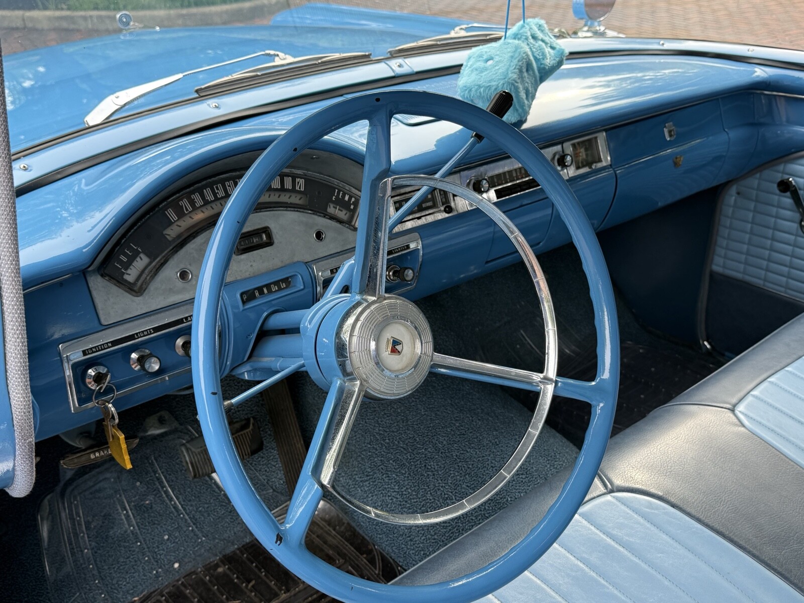 Ford-Fairlane-1957-22