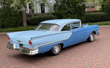 Ford-Fairlane-1957-3
