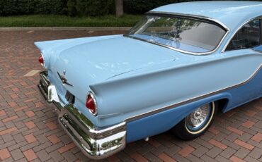 Ford-Fairlane-1957-5