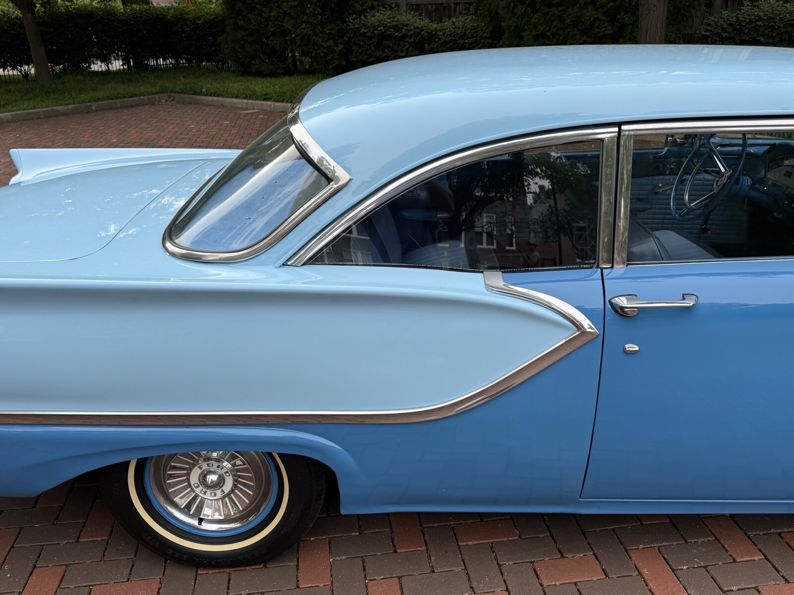 Ford-Fairlane-1957-7