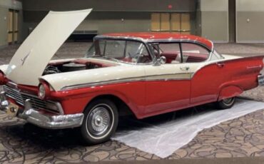 Ford-Fairlane-1957-Sedan-1