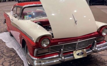 Ford-Fairlane-1957-Sedan-2