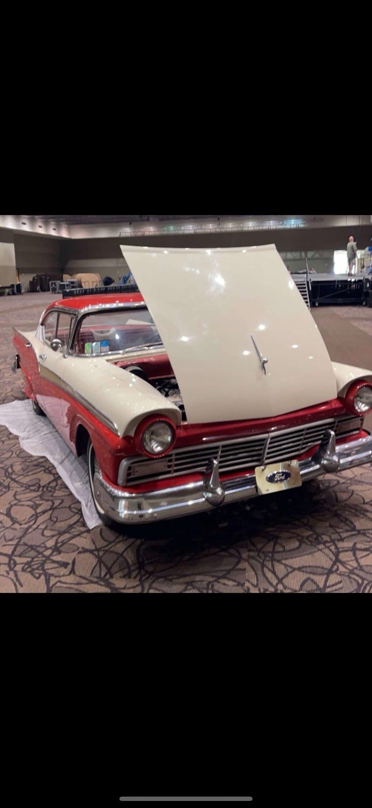 Ford-Fairlane-1957-Sedan-2