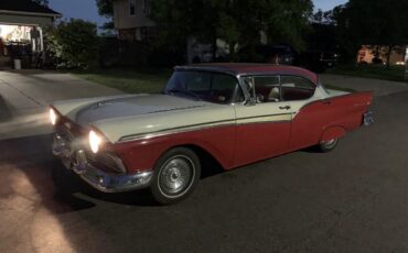 Ford-Fairlane-1957-Sedan-3