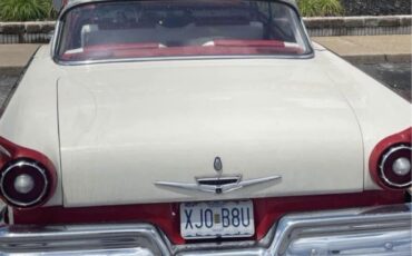 Ford-Fairlane-1957-Sedan-4