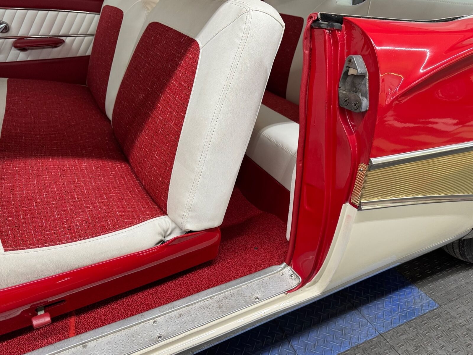 Ford-Fairlane-1958-2-Door-39