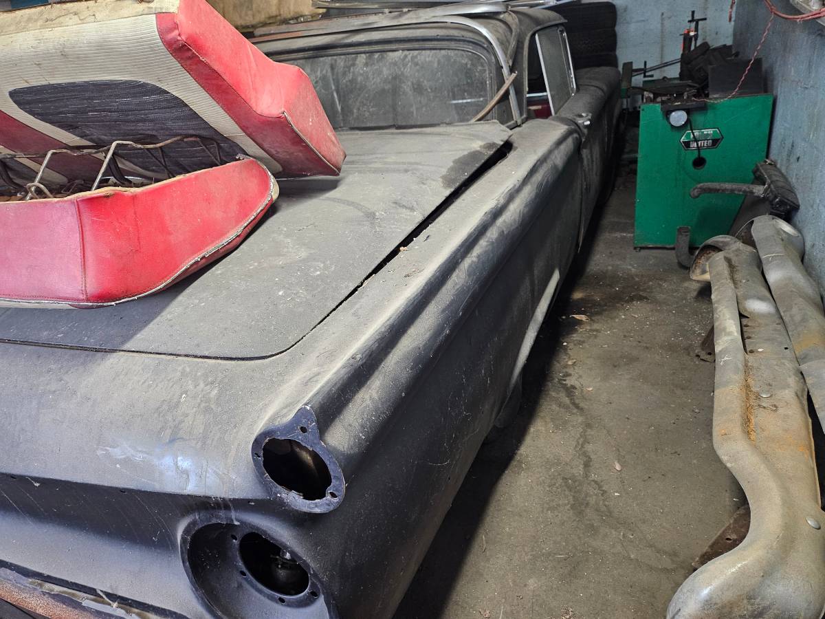 Ford-Fairlane-500-1959-black-5
