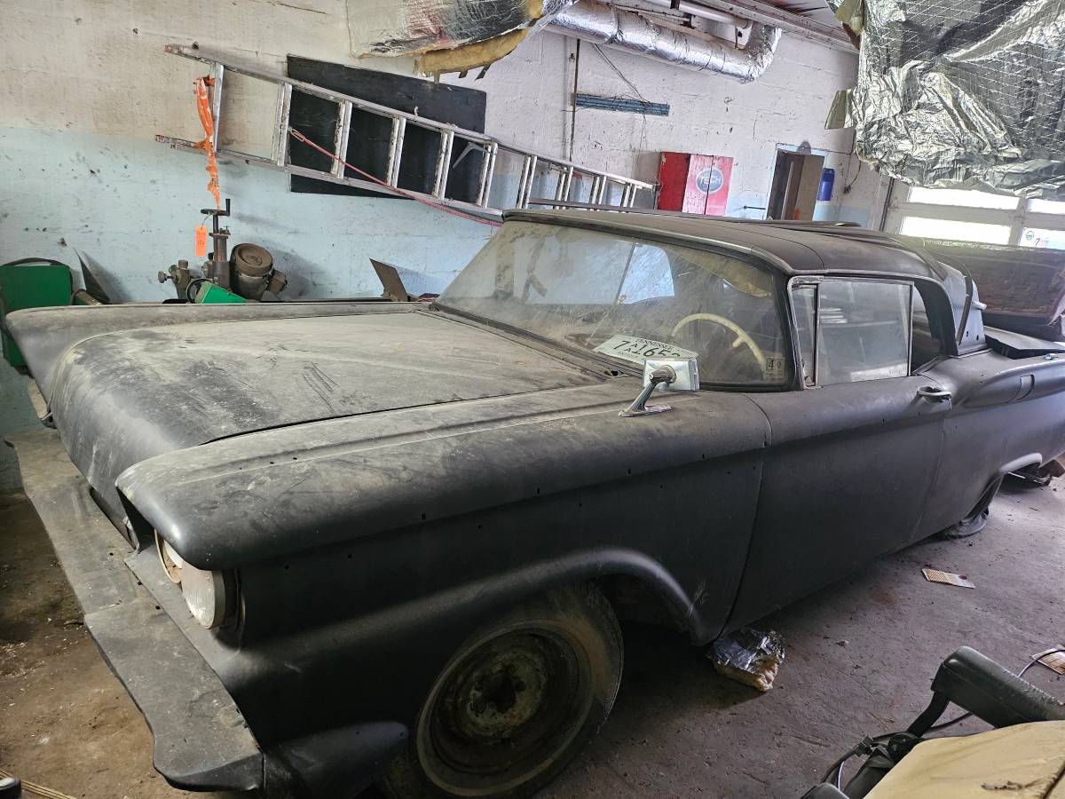 Ford-Fairlane-500-1959-black