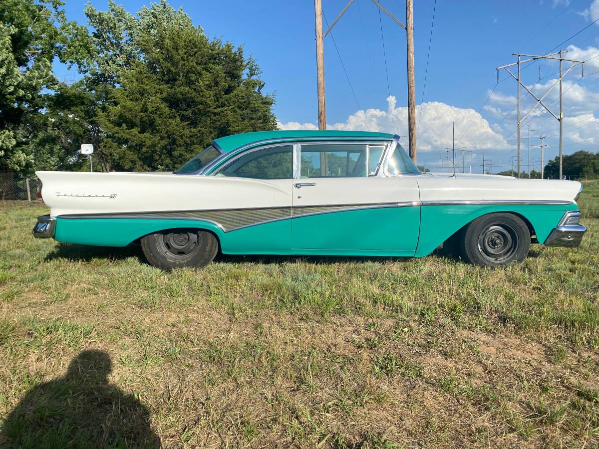 Ford-Fairlane-500-2-dr-hardtop-1958-1