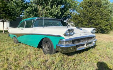 Ford-Fairlane-500-2-dr-hardtop-1958