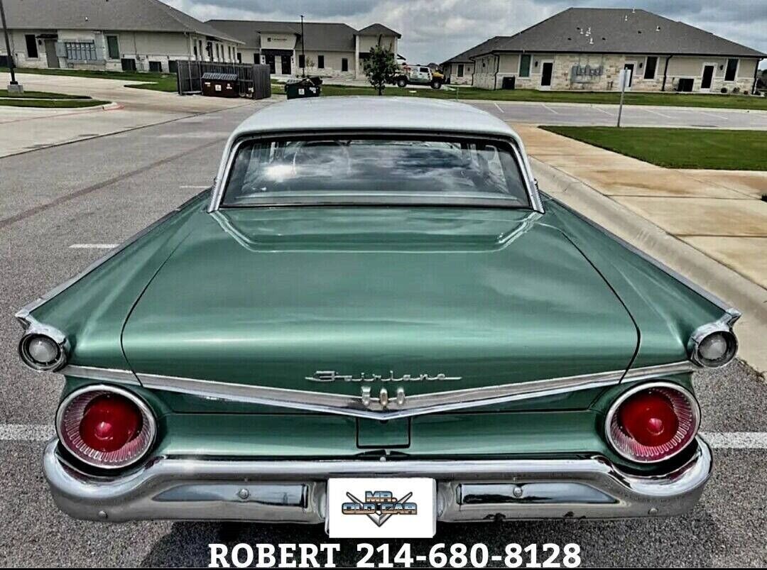 Ford-Fairlane-Galaxie-500-1959-Sedan-2