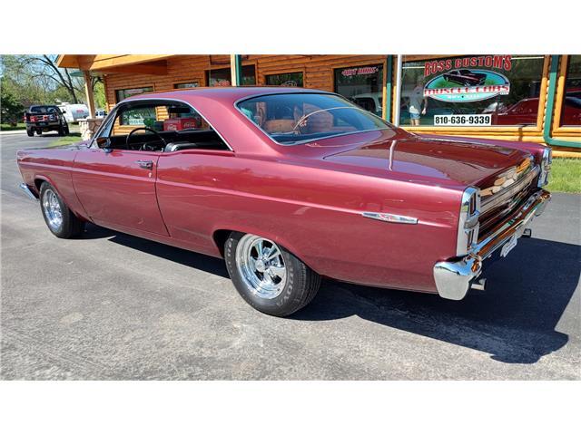 Ford-Fairlane-XL-1967-2-door-coupe-13