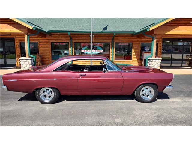 Ford-Fairlane-XL-1967-2-door-coupe-27