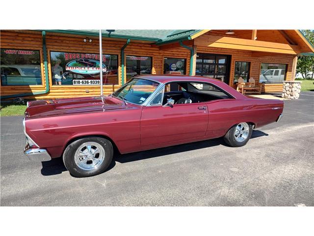 Ford-Fairlane-XL-1967-2-door-coupe-5