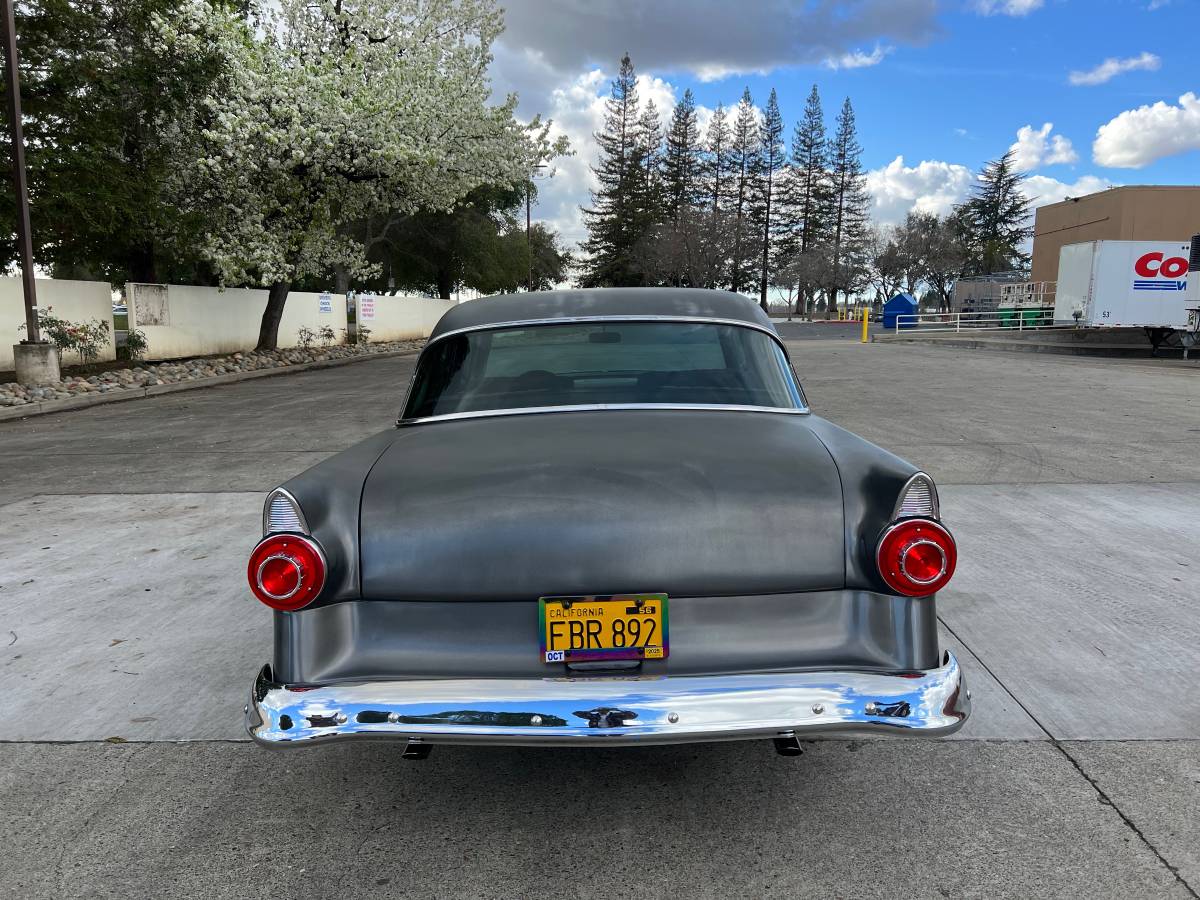 Ford-Fairlane-customline-1956-grey-10